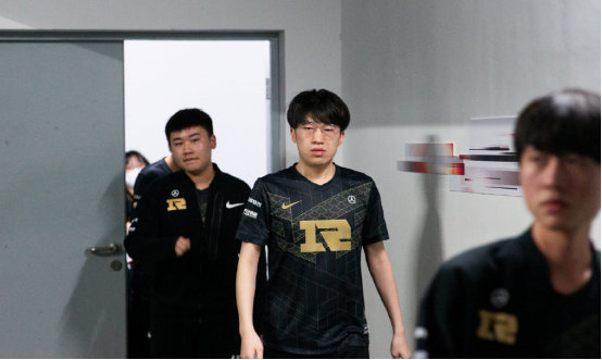 的决定感到 的决定感到