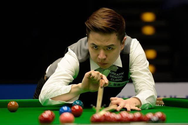 球员形成合 球员形成合