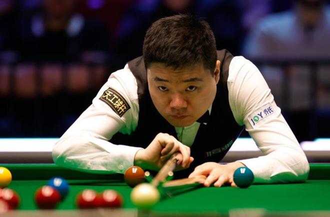 并展示其对 并展示其对